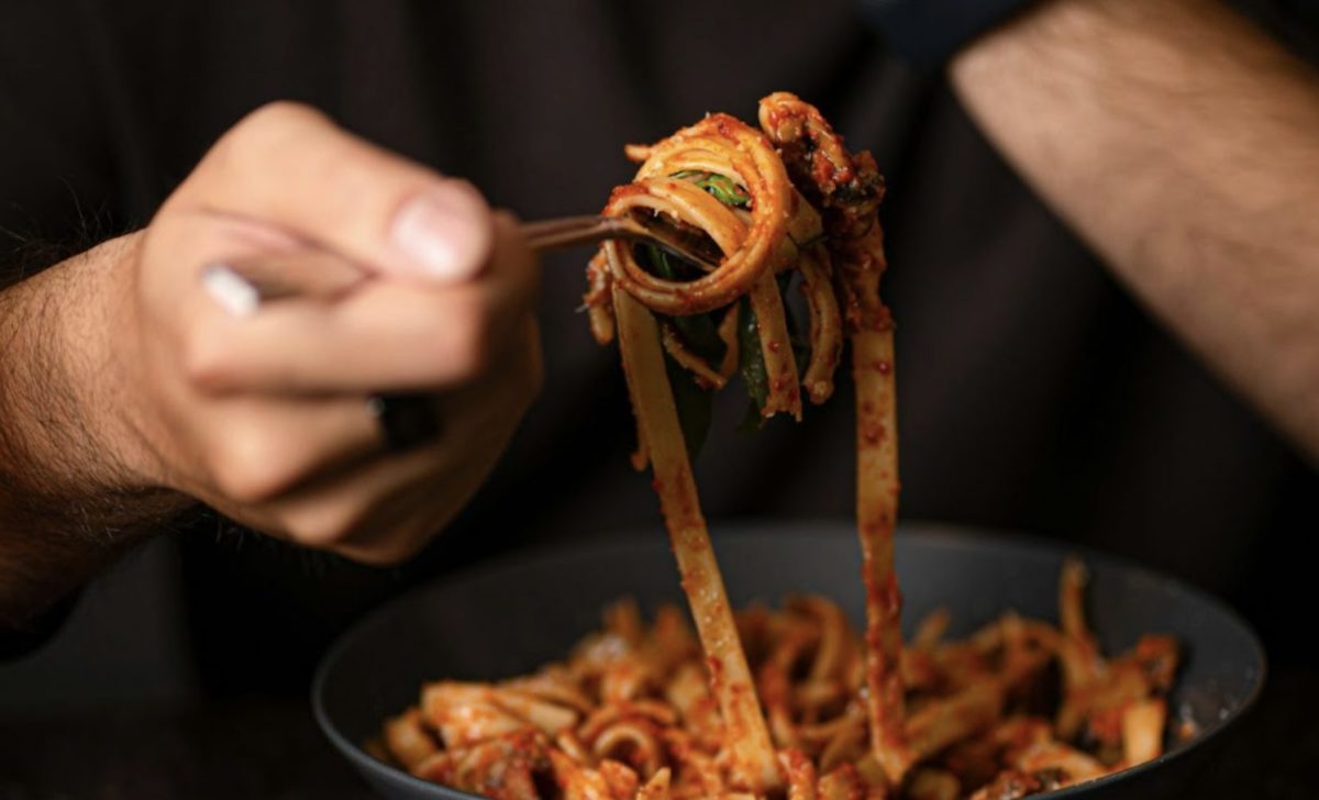 023_hand_and_spoon2 | 83Design